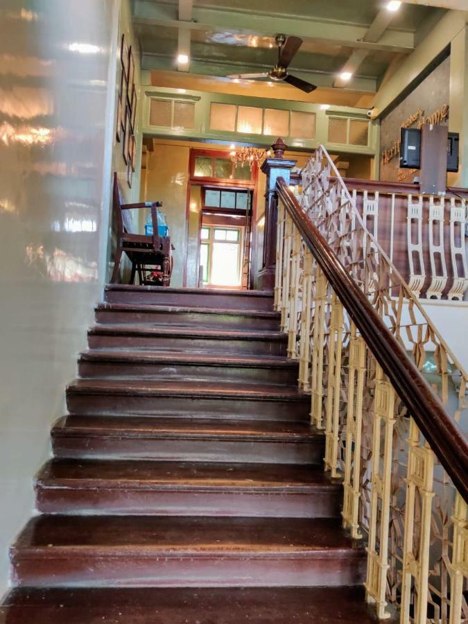Hebbar'S Heritage Home Mumbai Exterior photo